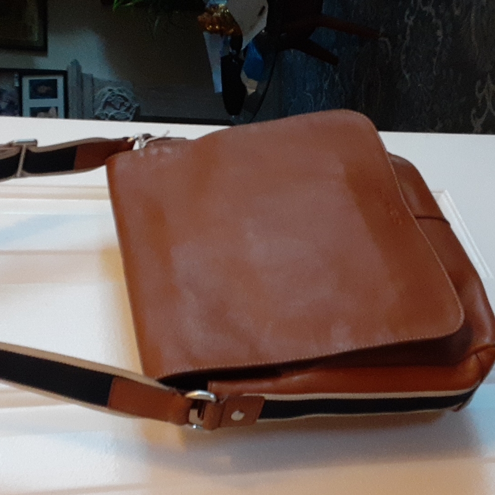 - Coach Messenger Bag